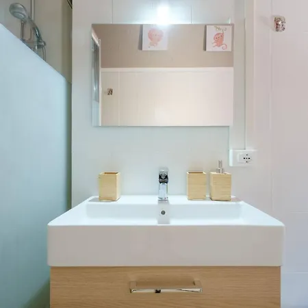 Fioravanti, By Short Holidays Apartment