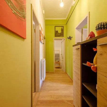 Fioravanti, By Short Holidays Apartment